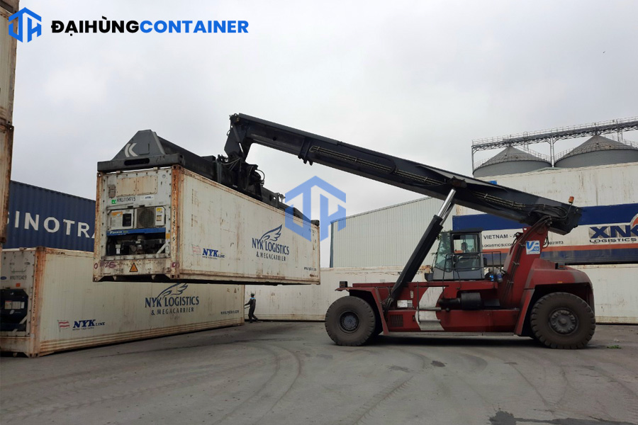 Container lạnh tại Đại Hùng sử dụng để vận chuyển hàng hóa thực phẩm....